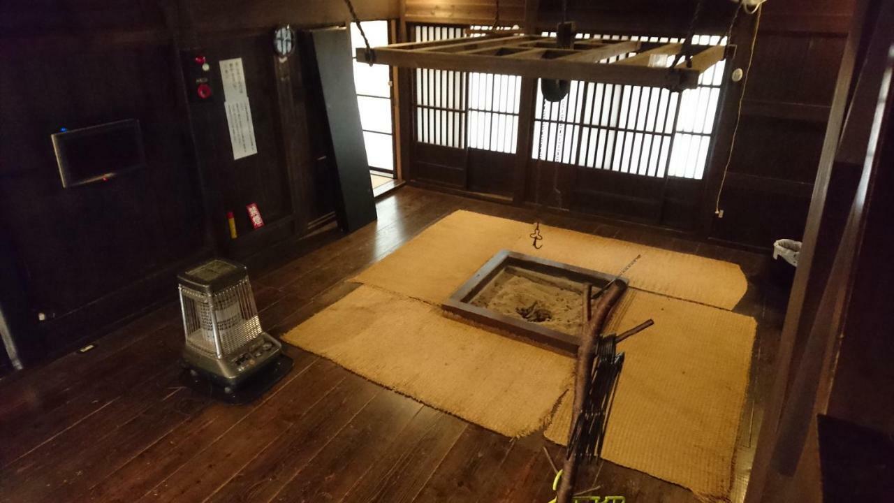 Hotel Gokayama Gassho No Sato Nanto Exterior foto